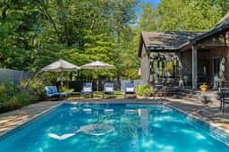 Bella and Dulce's Lakehouse